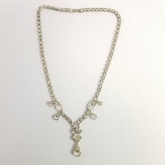 Vintage Rhinestone V Shape Design Necklace, Silver Tone Prong Set Retro Estate - Picture 4 of 8